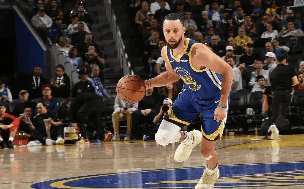  库里回归赛场，爆冷首场状态亮眼，塞尔维亚队观众沸腾！